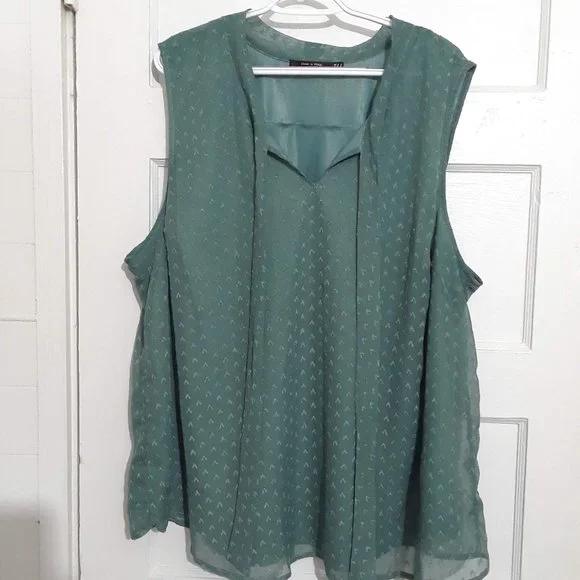 Doe & Rae Sleeveless Tie Neck Top Green - Picture 5 of 7